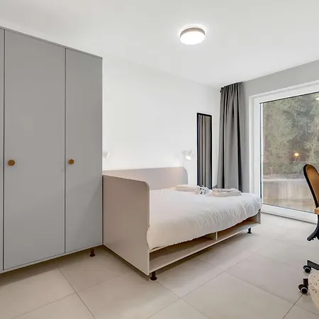 Modern Ensuite Near Kirchberg Apartman *