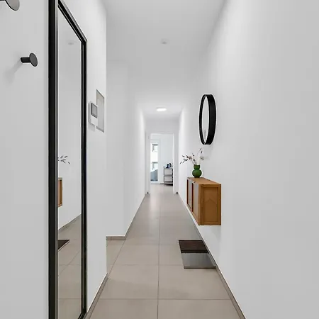 Apartman Modern Ensuite Near Kirchberg