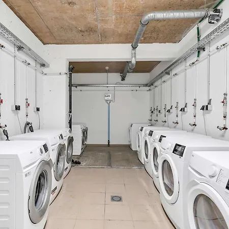 Modern Ensuite Near Kirchberg Luxemburg